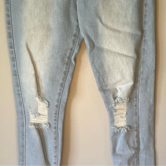 Fashion NOVA Light Wash Distressed Jean Jeggings Size 7 - Picture 11 of 13